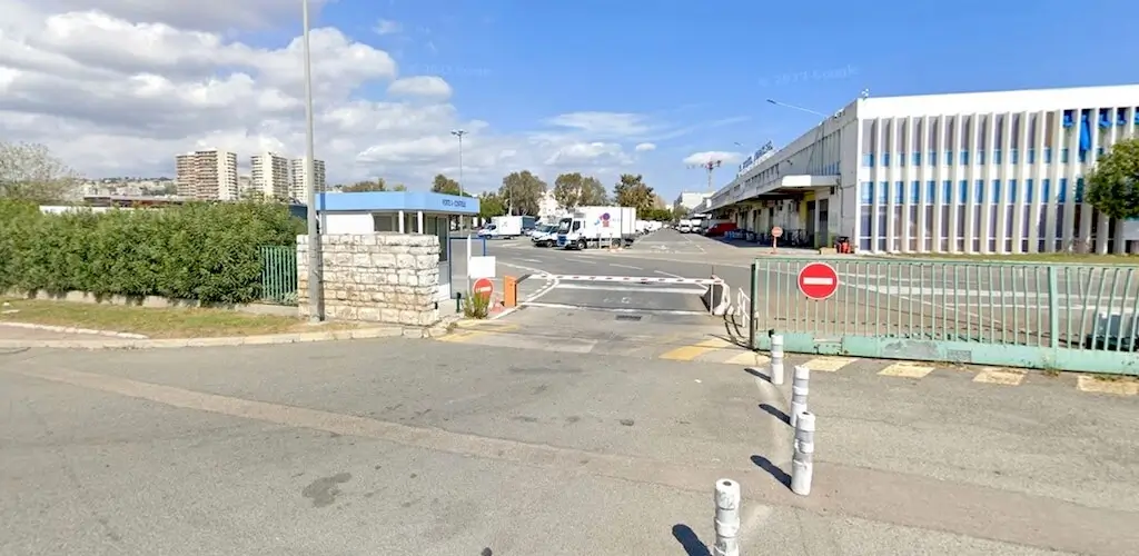 Entrance to the MIN through Gate A