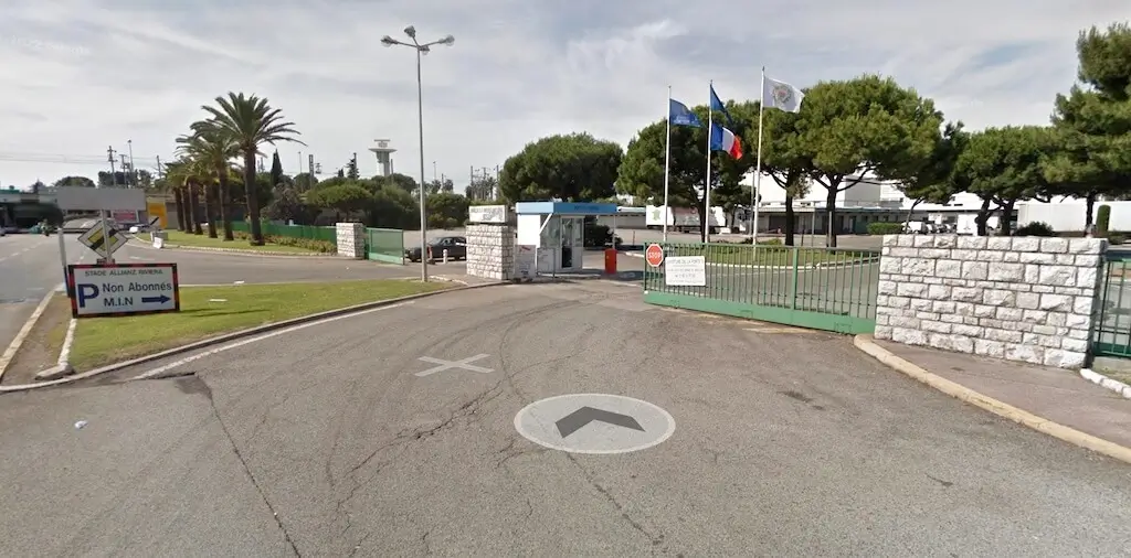 Entrance to the MIN through Gate B